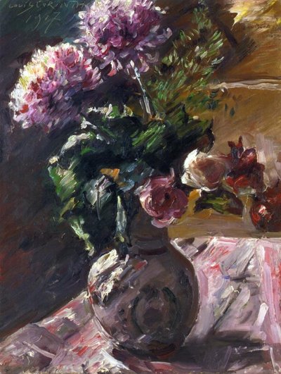 Chrysanthemen und Rosen in einem Krug von Lovis Corinth